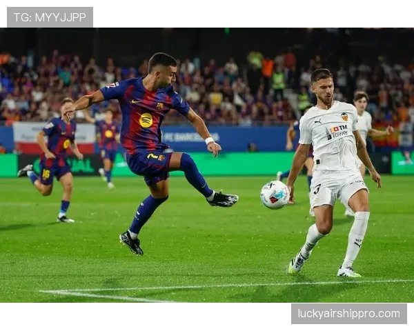 比赛中,比利亚雷亚尔主场媒体服务器短暂故障导致现场大屏幕信息延迟